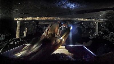 Filling tubs in a bord at Ayle Colliery.